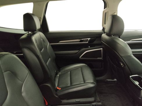 Used 2020 Kia Telluride S FWD image 19