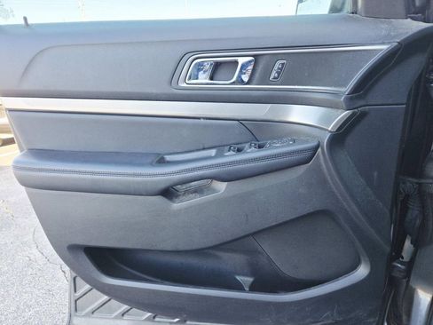 Used 2018 Ford Explorer XLT w/ Equipment Group 202A image 13