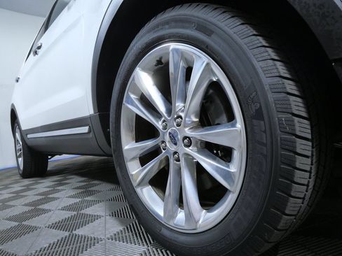 Used 2018 Ford Explorer Limited w/ Equipment Group 301A AWD/4WD image 23