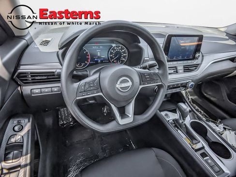 Used 2024 Nissan Altima 2.5 SV AWD/4WD image 9