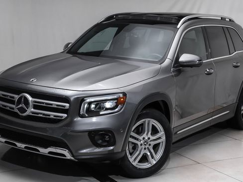 Certified 2022 Mercedes-Benz GLB 250 4MATIC image 1