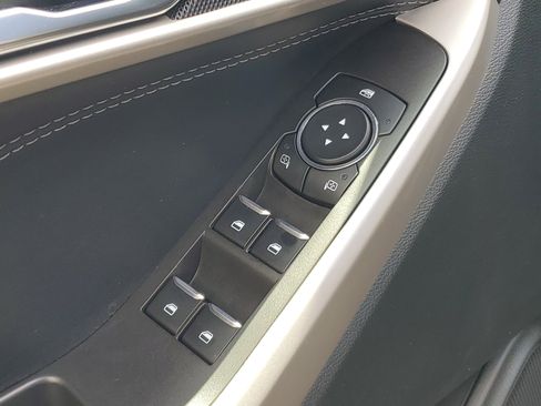 Used 2024 Ford Explorer XLT RWD image 15