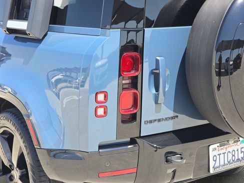 Certified 2025 Land Rover Defender 90 X-Dynamic SE AWD/4WD image 35