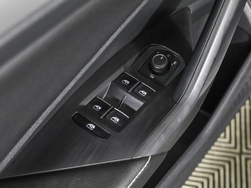 Certified 2023 Volkswagen Jetta S FWD image 32