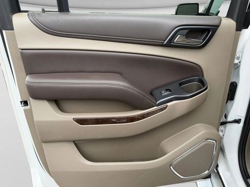 Used 2018 Chevrolet Suburban LT RWD image 26