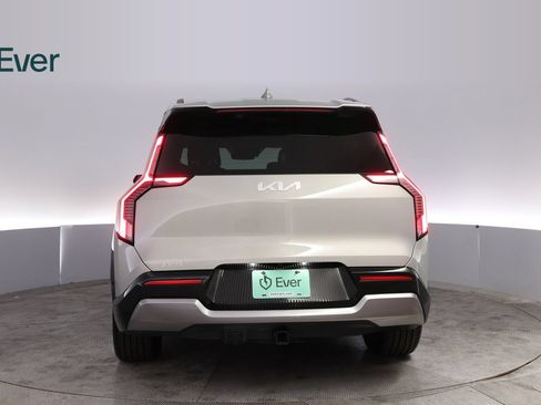 Used 2024 Kia EV9 Land AWD/4WD image 15