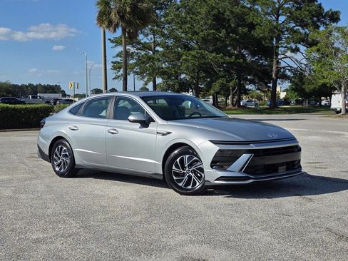 Used 2026 Hyundai Sonata Blue FWD image 2