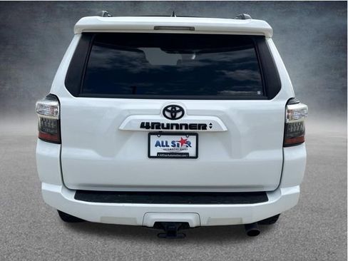 Used 2021 Toyota 4Runner SR5 Premium w/ Moonroof Package RWD image 9