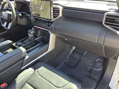 Used 2025 Toyota Sequoia 4WD image 19