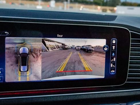 Used 2024 Mercedes-Benz GLS 450 4MATIC image 29