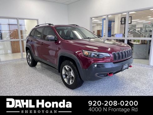 Used 2019 Jeep Cherokee Trailhawk w/ Comfort/Convenience Group image 1