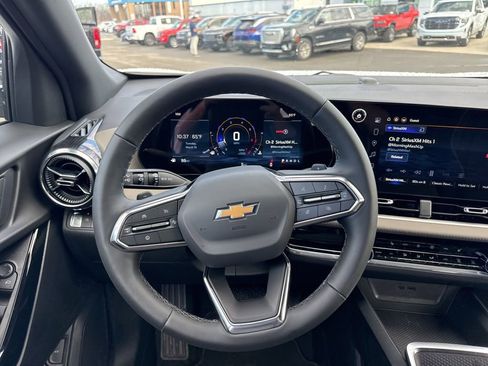 New 2026 Chevrolet Equinox LT w/ Convenience Package II image 14