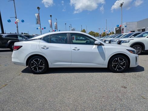 Certified 2025 Nissan Sentra SV FWD image 3