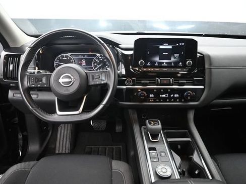 Used 2024 Nissan Pathfinder SV AWD/4WD image 11