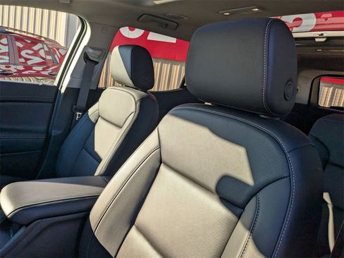 Certified 2023 GMC Acadia SLT w/ Elevation Edition image 19