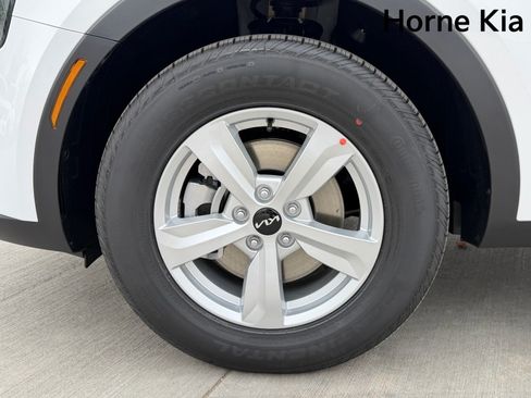 New 2026 Kia Sorento LX FWD image 8