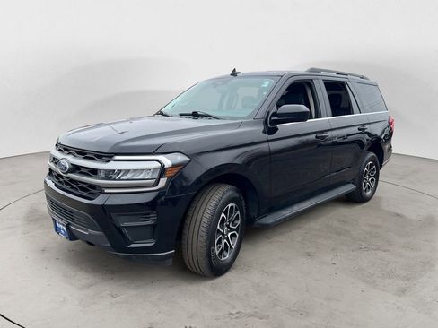 Used 2024 Ford Expedition XLT image 6