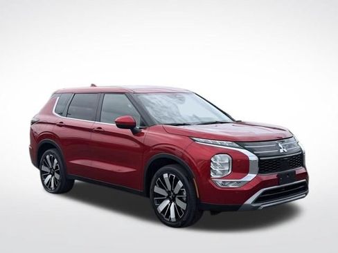 Used 2025 Mitsubishi Outlander SE AWD/4WD image 4