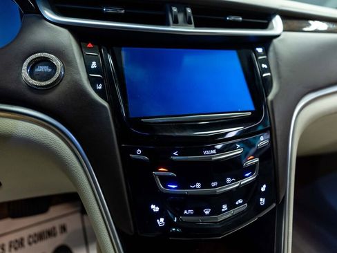 Used 2013 Cadillac XTS Platinum image 10