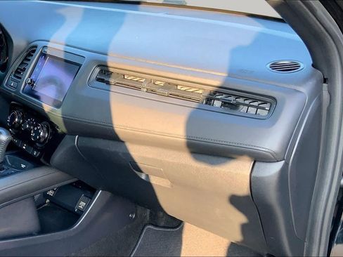Used 2019 Honda HR-V Sport image 17
