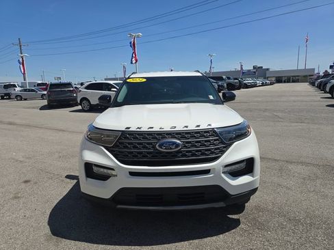 Used 2024 Ford Explorer XLT w/ Equipment Group 202A AWD/4WD image 10