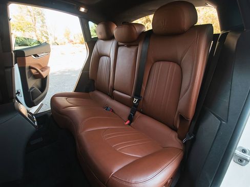 Used 2022 Maserati Levante GT image 24