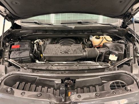 Used 2024 Chevrolet Suburban Premier AWD/4WD image 19