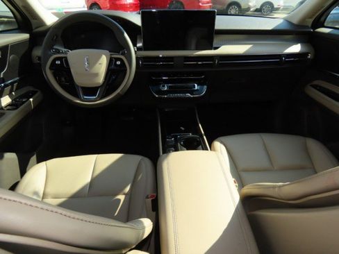 Certified 2024 Lincoln Corsair FWD image 19