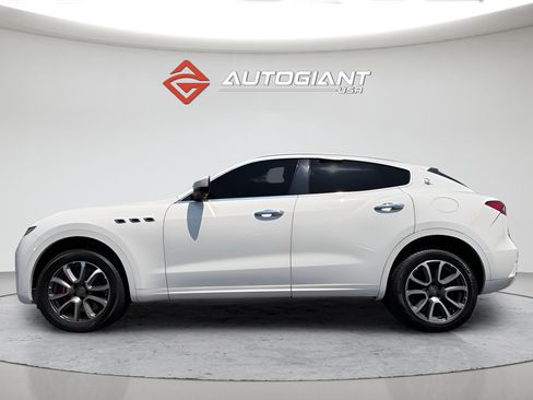 Used 2017 Maserati Levante S AWD/4WD image 6
