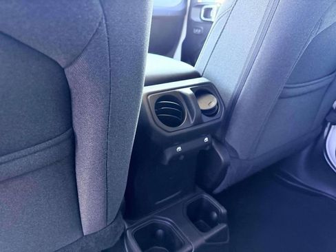 Used 2025 Jeep Wrangler Unlimited Sport AWD/4WD image 11