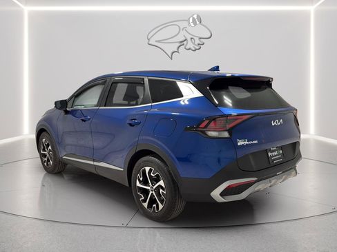 Used 2023 Kia Sportage EX image 3