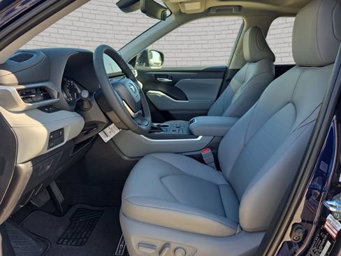 New 2026 Toyota Highlander XLE AWD/4WD image 16