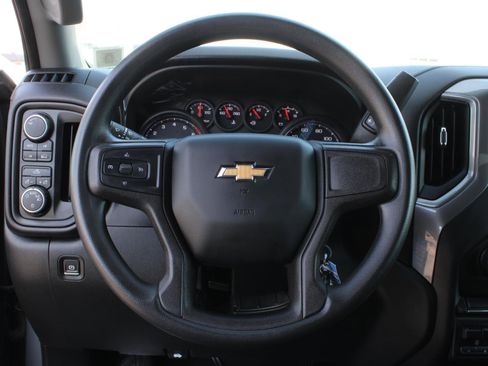 Used 2020 Chevrolet Silverado 1500 Custom w/ Custom Value Package image 8