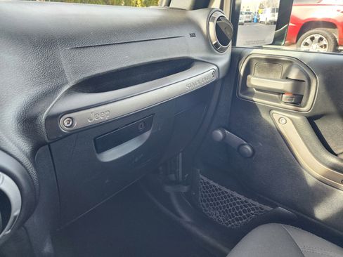 Used 2016 Jeep Wrangler Unlimited Sport image 35