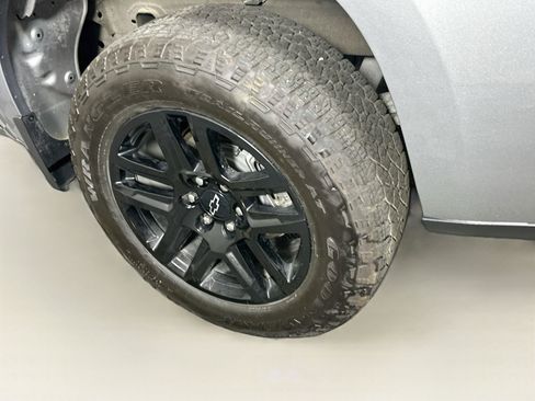 Used 2025 Chevrolet Silverado 1500 Custom w/ Turbomax Blackout Package RWD image 11