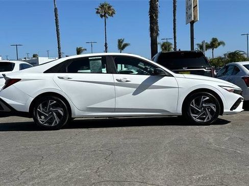 Certified 2025 Hyundai Elantra Sport image 3