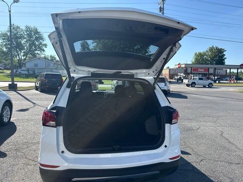 Used 2024 Chevrolet Equinox LT AWD/4WD image 8