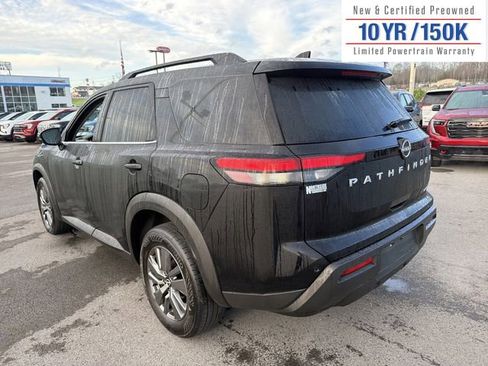 Used 2025 Nissan Pathfinder SV image 8