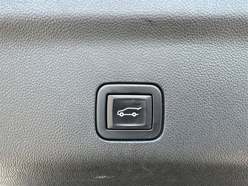 Used 2021 Chevrolet Tahoe Z71 image 20