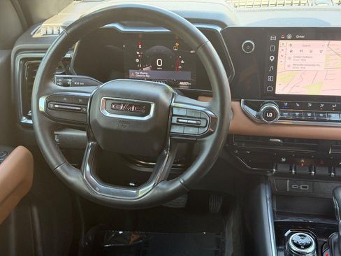 Used 2023 GMC Canyon AT4 w/ AT4 Premium Package AWD/4WD image 12