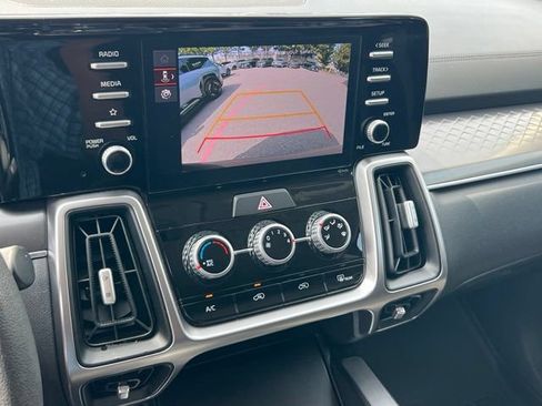 Certified 2023 Kia Sorento LX AWD/4WD image 23