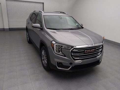 Used 2024 GMC Terrain SLT image 14