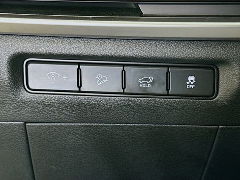 Used 2025 Kia Telluride S FWD image 17