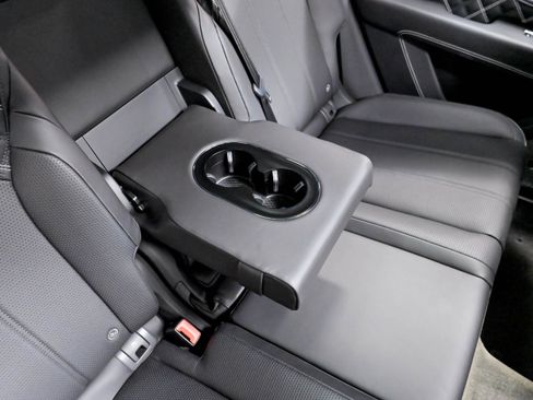 Used 2021 Bentley Bentayga w/ First Edition Specification AWD/4WD image 30