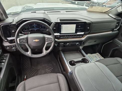 Used 2024 Chevrolet Silverado 2500 LT AWD/4WD image 13