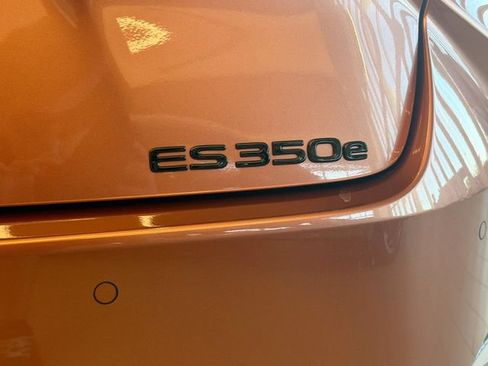 New 2026 Lexus ES 350e w/ Convenience Package FWD image 9