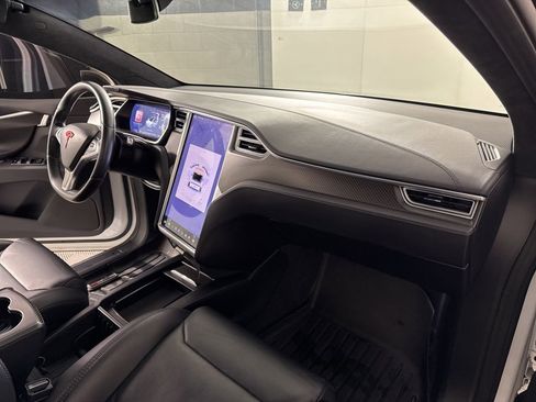 Used 2018 Tesla Model X P100D image 20