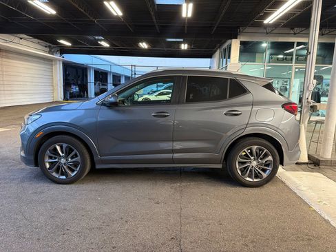 Used 2021 Buick Encore GX Preferred w/ Sport Touring Package FWD image 2