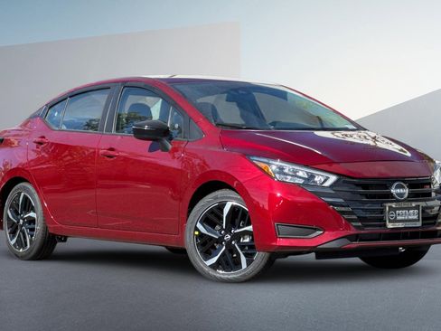 New 2025 Nissan Versa SR w/ Trunk Package image 2