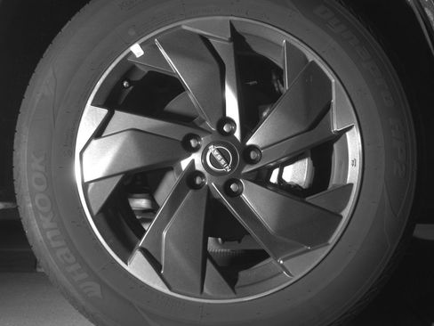 Used 2025 Nissan Rogue SV image 9